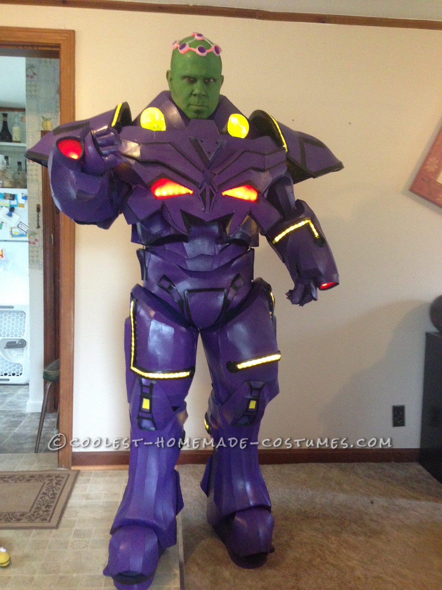 Amazing DIY Foam Armor Brainiac Costume