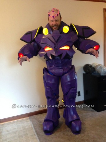 Amazing DIY Foam Armor Brainiac Costume