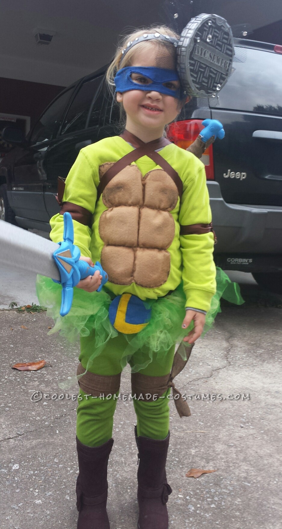 Cool Ninja Turtle Costume for a Little Girl