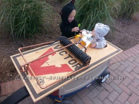 Coolest Pest Control Family Costume - Catch that Mouse!