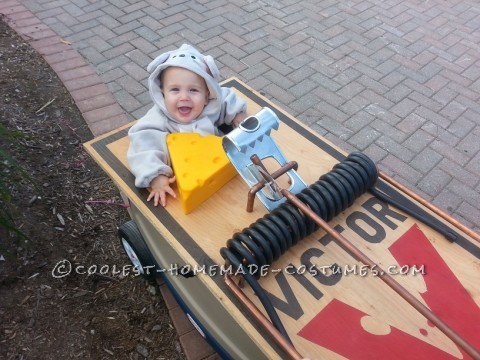 Coolest Pest Control Family Costume - Catch that Mouse!