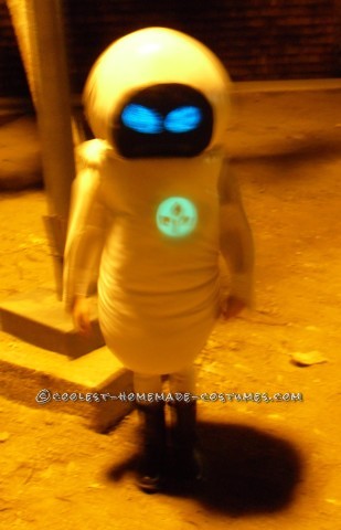 DIY Wall-E and E.V.E. Costumes for the Happiest Kids Ever!