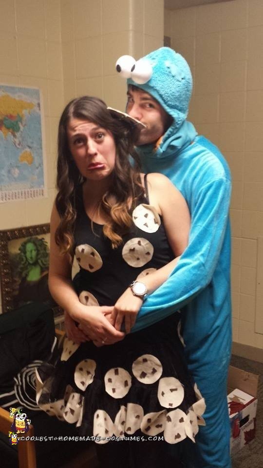 No-Sew Cookie Monster and Cookie Couple Costume