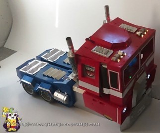 Cool Optimus Prime Costume with Light-Up Matrix