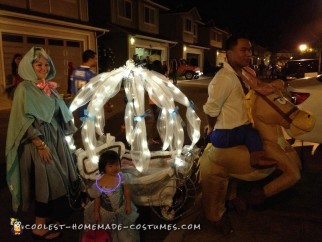 Cute Stroller Costume: Baby Cinderella in Carriage