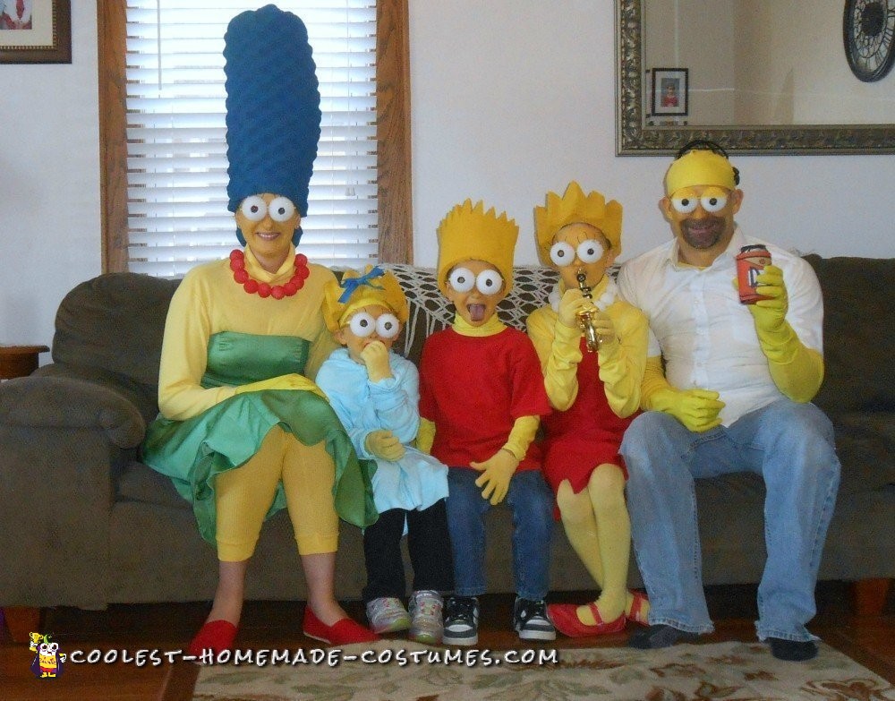 Photos and instructions for making 5 cool Simpson costumes, Homer, Marge, B...