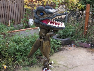 Awesome Jurassic Park Costumes: T-Rex and Ellie