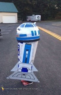 Awesome Quick and Easy R2D2 Costume