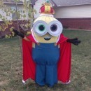 Amazing DIY King Bob Minion Costume