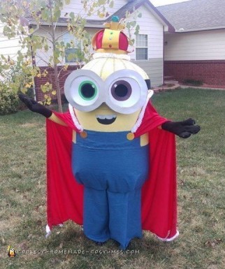Amazing DIY King Bob Minion Costume