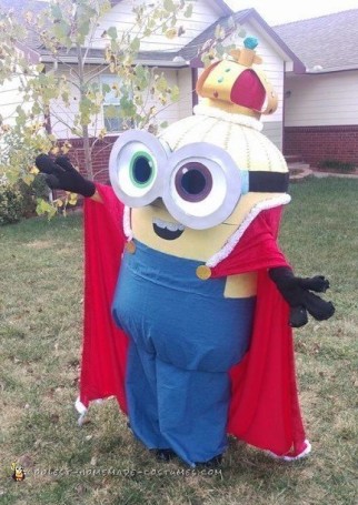 Amazing DIY King Bob Minion Costume