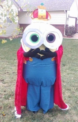 Amazing DIY King Bob Minion Costume