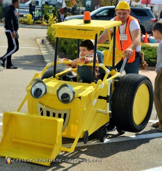 The Amazing Scoop and Bob the Builder Costume