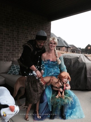 Coolest Ever Frozen Family Costumes