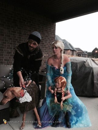 Coolest Ever Frozen Family Costumes