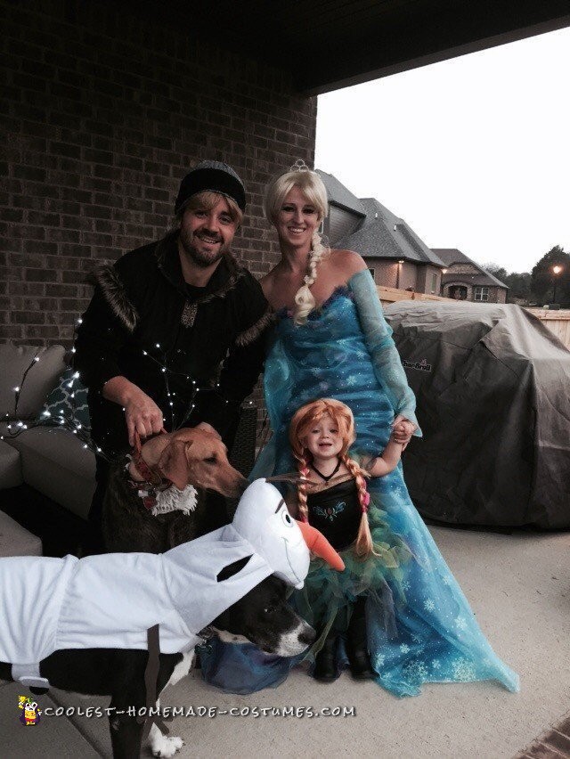 Coolest Ever Frozen Family Costumes