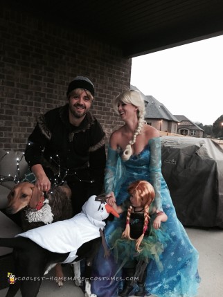 Coolest Ever Frozen Family Costumes