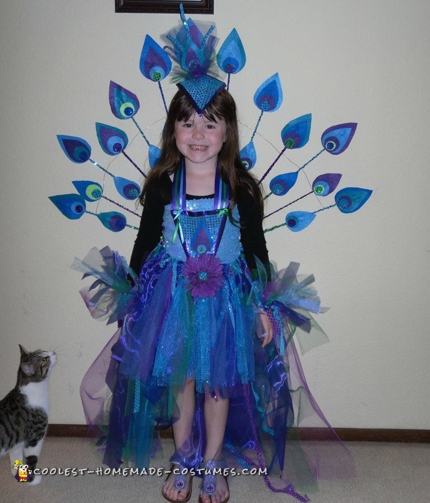 175+ Gorgeously Awesome Homemade Peacock Costume Ideas