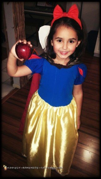 Disney's Snow White Family Halloween Costume