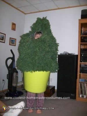 A Shrub...The Best Spy Costume Ever