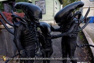 Coolest Alien Family Costume 14