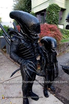Coolest Alien Family Costume 14
