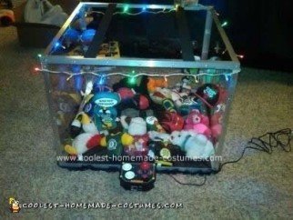 Homemade DIY Claw Machine Halloween Costume