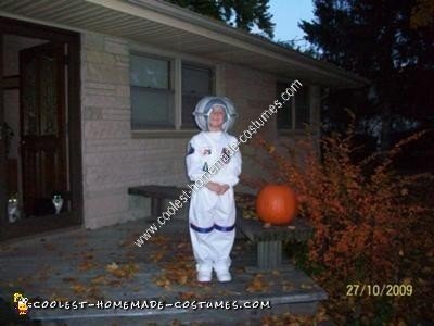 Homemade Astronaut Halloween Costume Idea