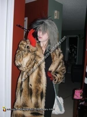 Homemade Cruella DeVille Costume Idea