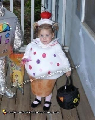 Homemade Cupcake Toddler Costume Idea