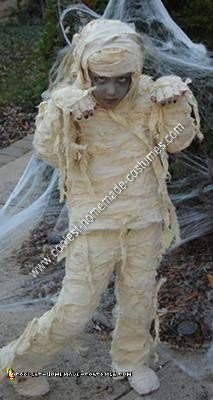 Homemade Mummy Girl Unique Halloween Costume Idea