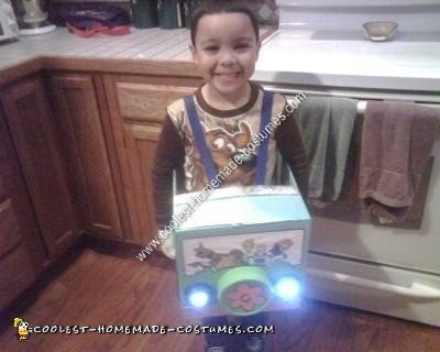 Homemade Mystery Machine Kids Halloween Costume Idea