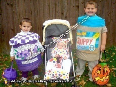 Homemade Peanut Butter and Jelly Family Costume