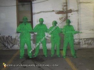 Homemade Plastic Army Men Group Halloween Costume Idea