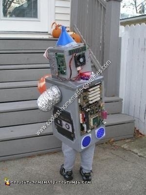 Homemade Robot Halloween Costume Idea