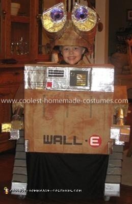 Coolest Homemade Wall-E Costume Idea