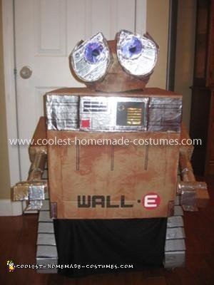 Coolest Homemade Wall-E Costume Idea