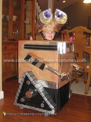 Coolest Homemade Wall-E Costume Idea