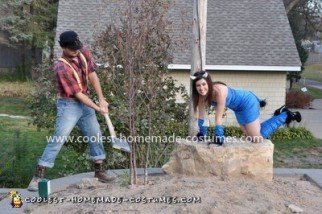 Coolest Paul Bunyan and Babe the Blue Ox Couple Costume  5