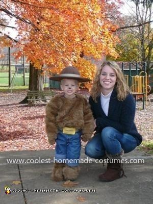 Coolest Smokey the Bear Costume (with his proud mama)