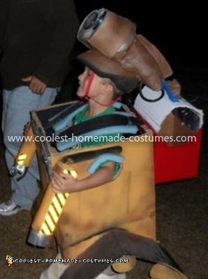 Coolest Wall E Costume Idea 21