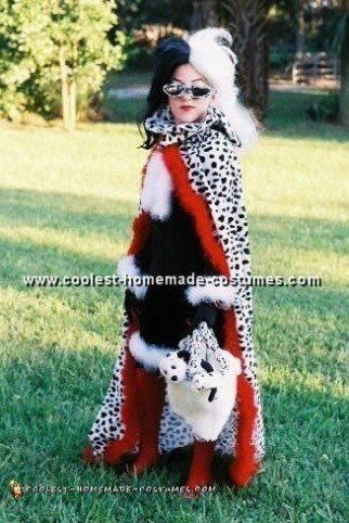 Coolest Homemade 101 Dalmatians and Cruella DeVille Costume Ideas