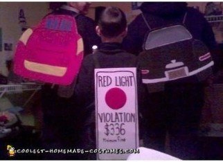 homemade-cars-and-traffic-light-group-costumes-21426751.jpg
