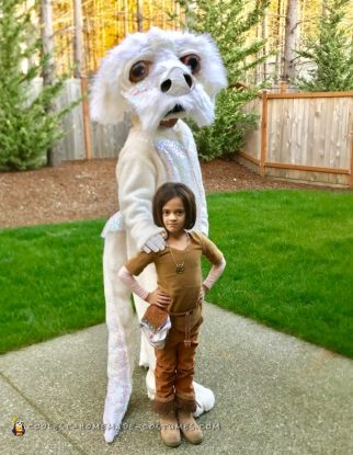 Cool Homemade Dad and Daughter Costume - Atreyu and Falkor from Nevereding Story