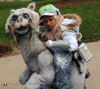 Coolest Star Wars Halloween Costume Ever! Luke Skywalker Riding on Tauntaun 