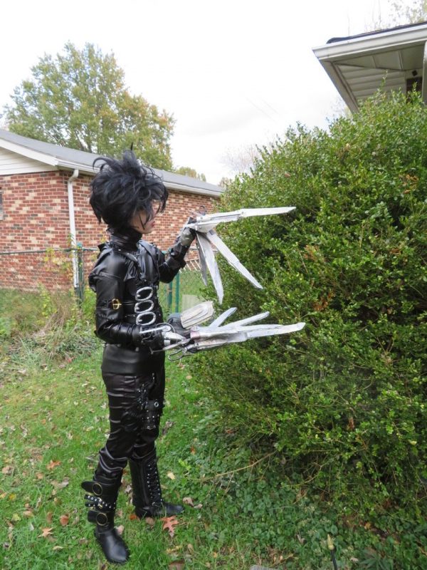 Cool DIY Edward Scissorhands Costume - Two Months in the Making