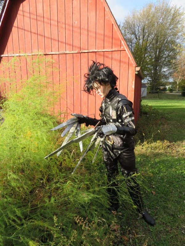 Cool DIY Edward Scissorhands Costume - Two Months in the Making