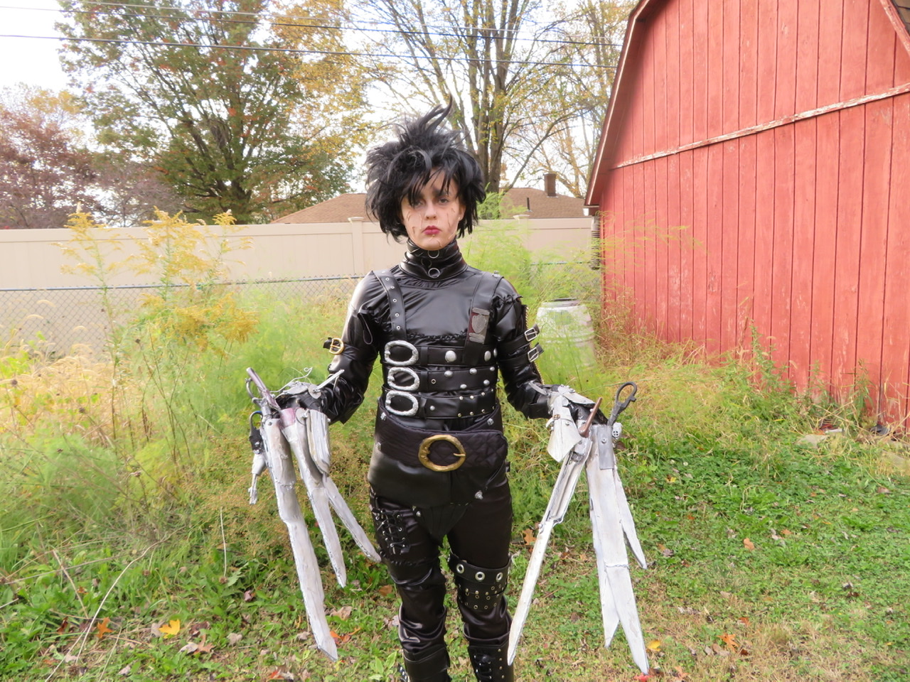 Cool DIY Edward Scissorhands Costume - Two Months in the Making