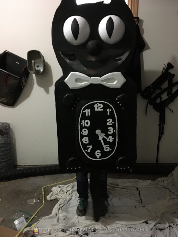 Awesome Homemade GIANT Kit-Cat Klock Costume with Automatic Moving Eyes