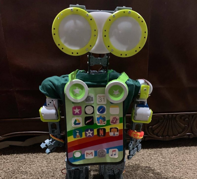 Easy and Cheap iPad Air Inspired Halloween Costumes for Meccanoid Robots